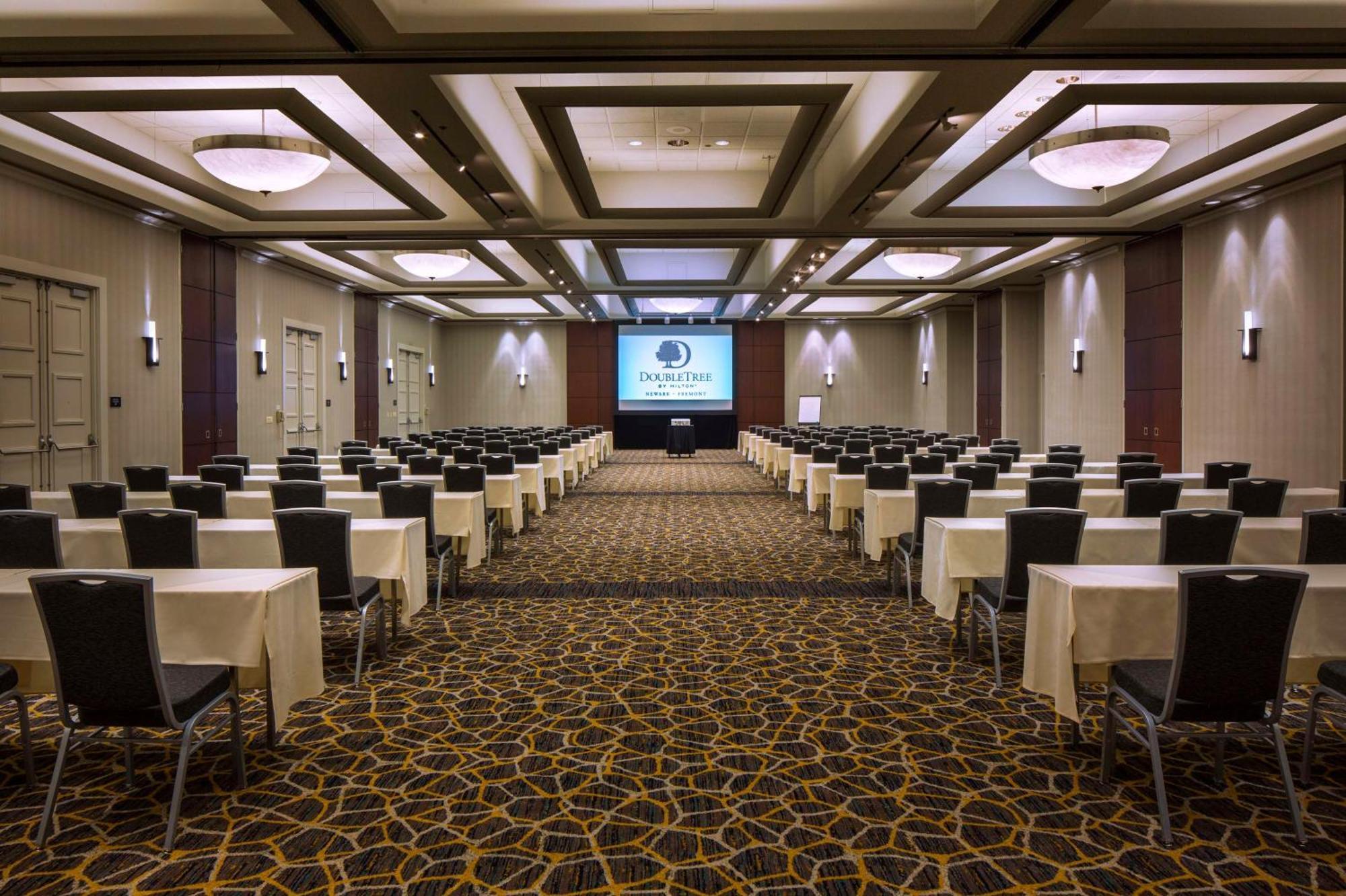 Doubletree By Hilton Newark-Fremont Hotell Exteriör bild