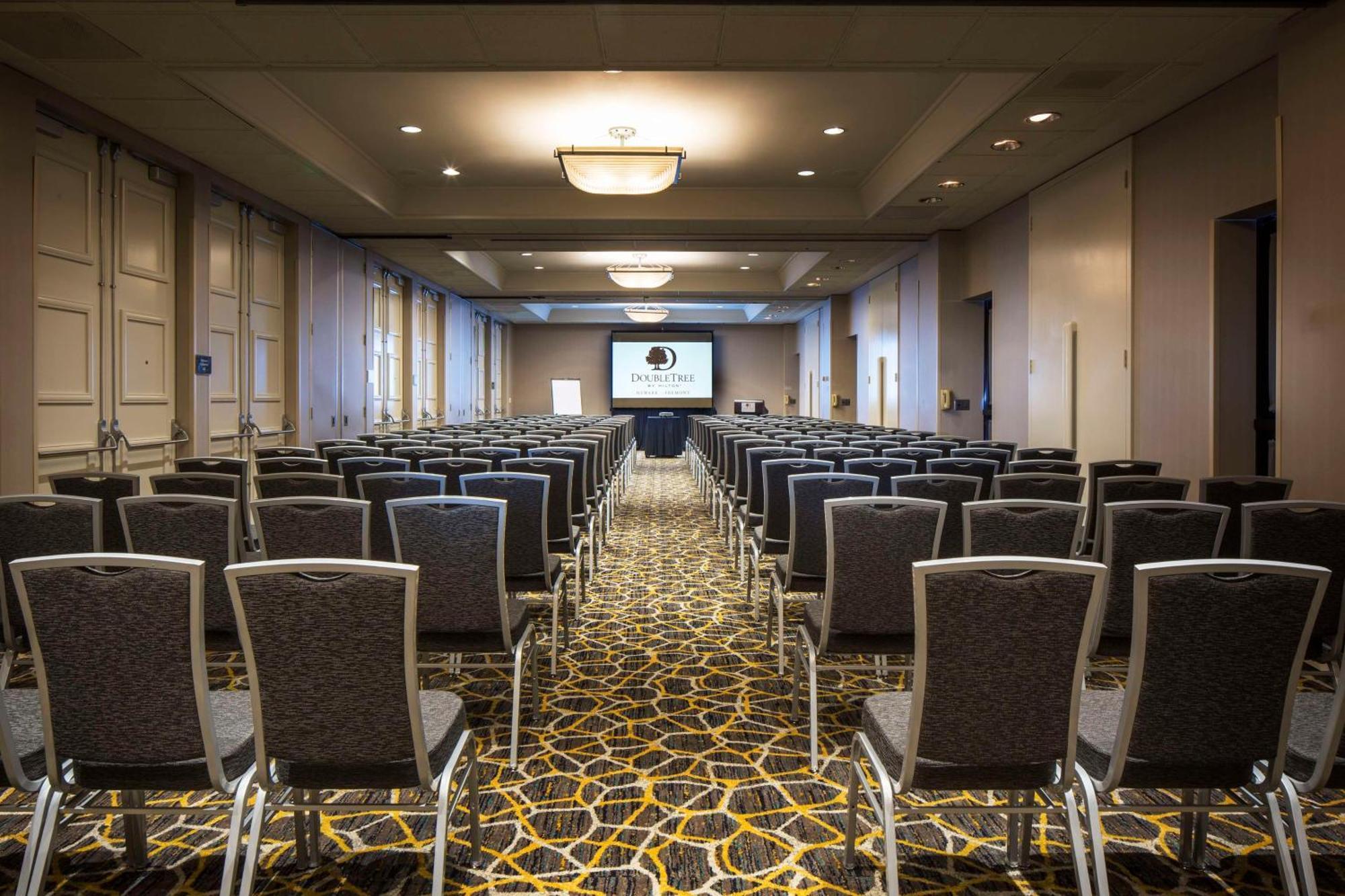 Doubletree By Hilton Newark-Fremont Hotell Exteriör bild
