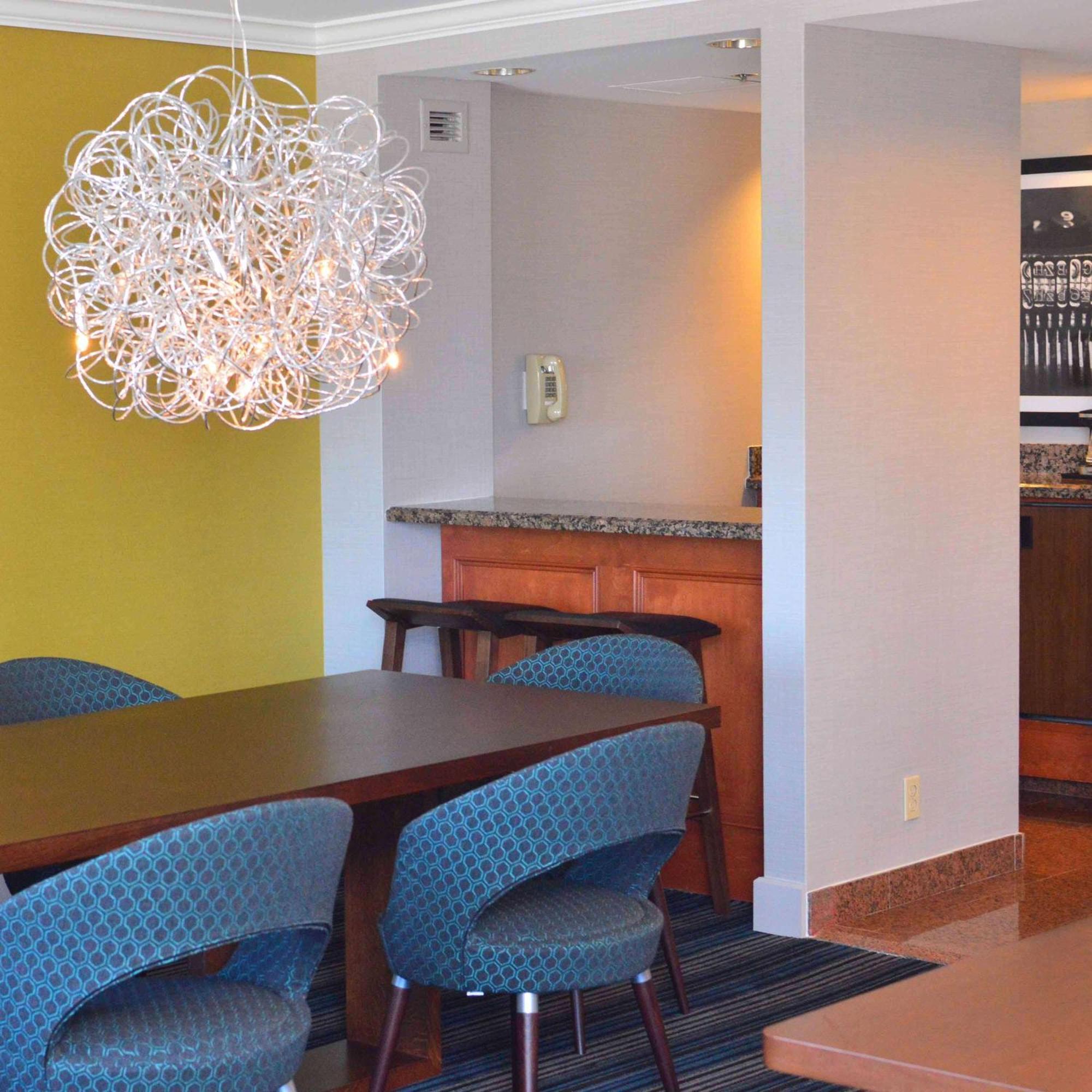 Doubletree By Hilton Newark-Fremont Hotell Exteriör bild
