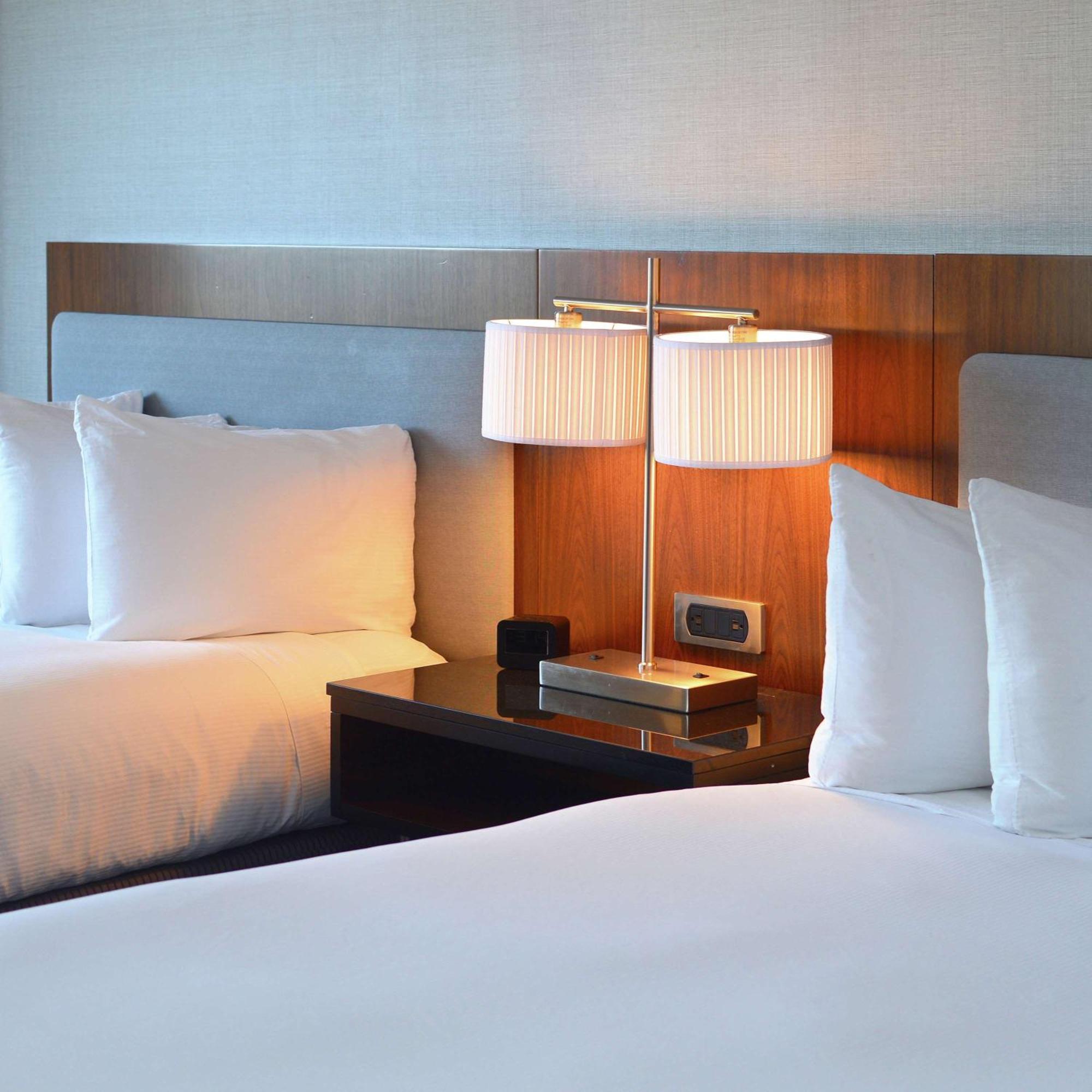 Doubletree By Hilton Newark-Fremont Hotell Exteriör bild