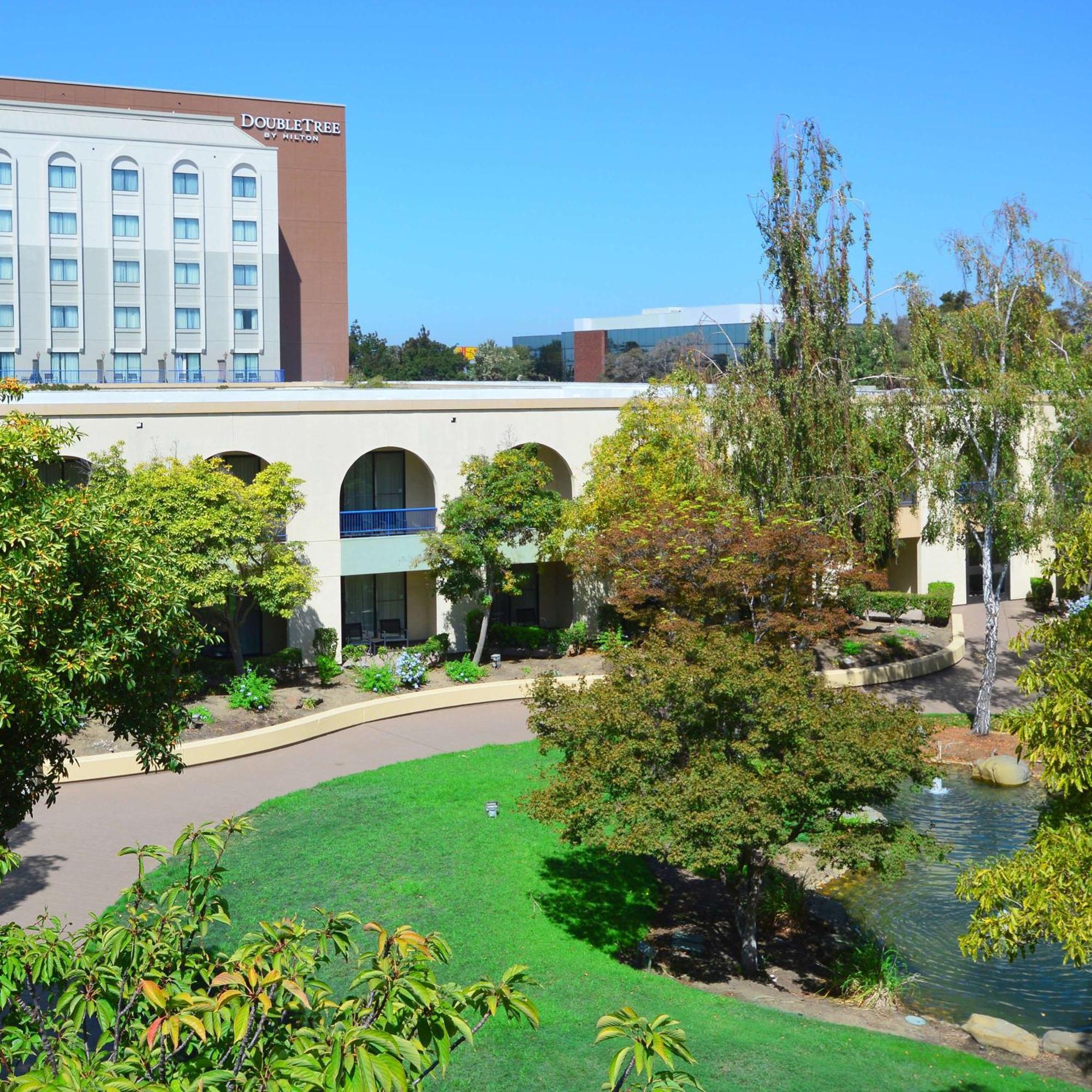 Doubletree By Hilton Newark-Fremont Hotell Exteriör bild