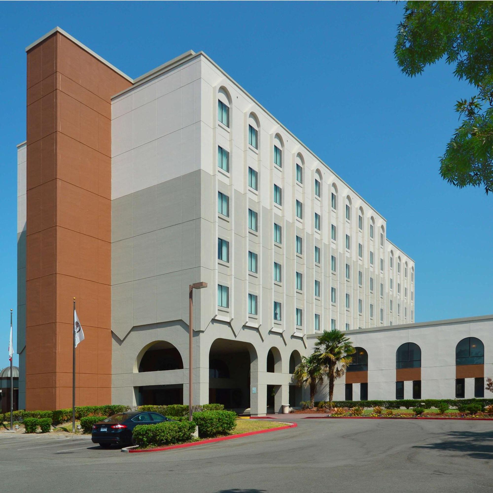 Doubletree By Hilton Newark-Fremont Hotell Exteriör bild