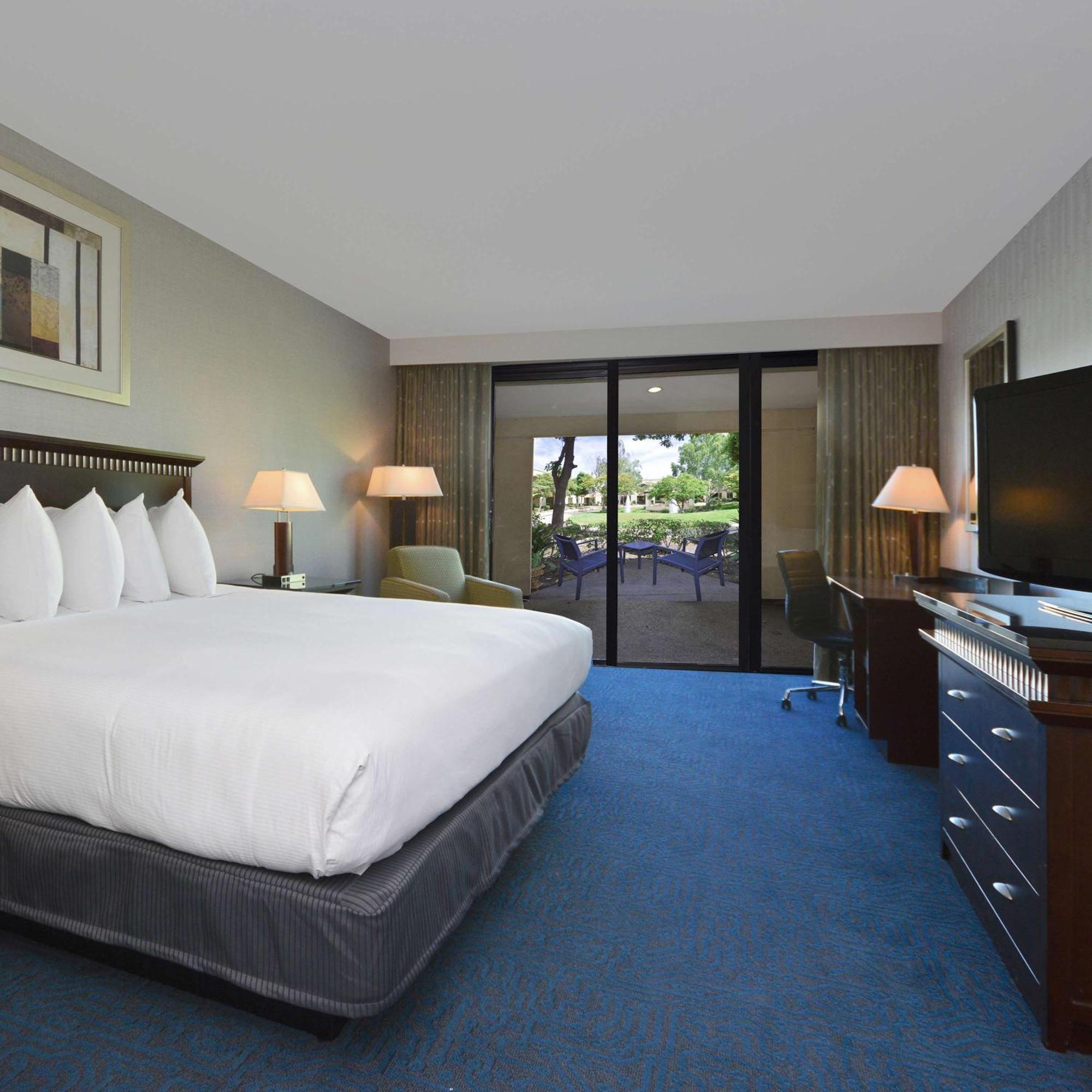Doubletree By Hilton Newark-Fremont Hotell Exteriör bild