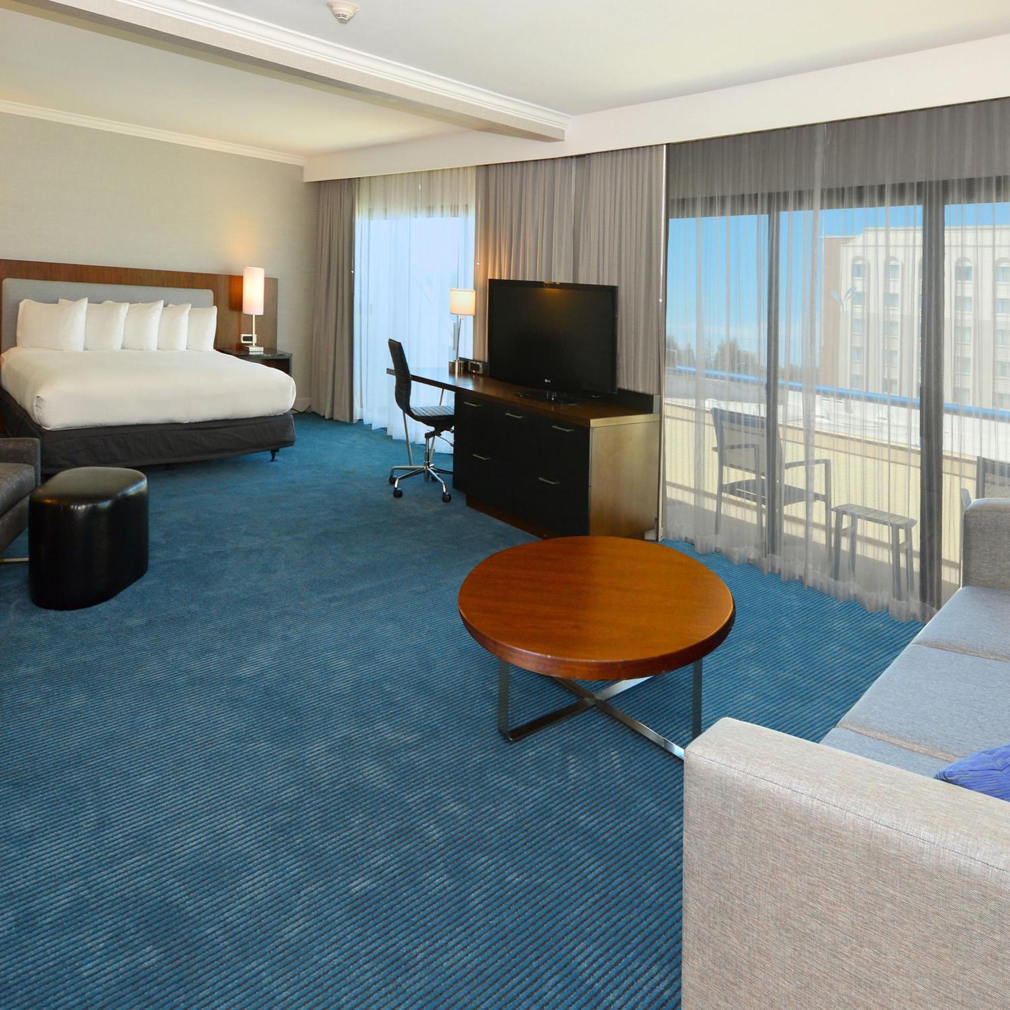 Doubletree By Hilton Newark-Fremont Hotell Exteriör bild